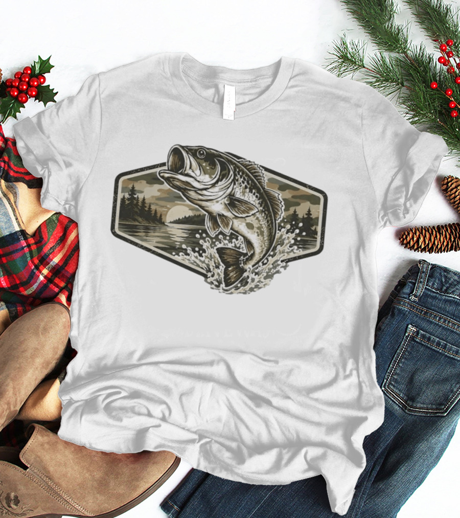 Largemouth Bass Jumping Lake Sunset Distressed Vintage Fishing T-Shirt