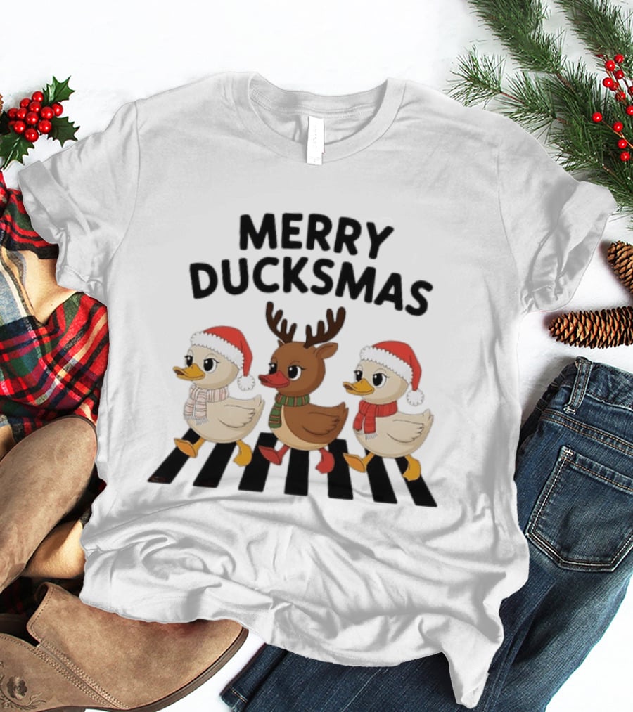 Merry Ducksmas Holiday Christmas Ducks In Santa Hats And Reindeer Outfit T-Shirt