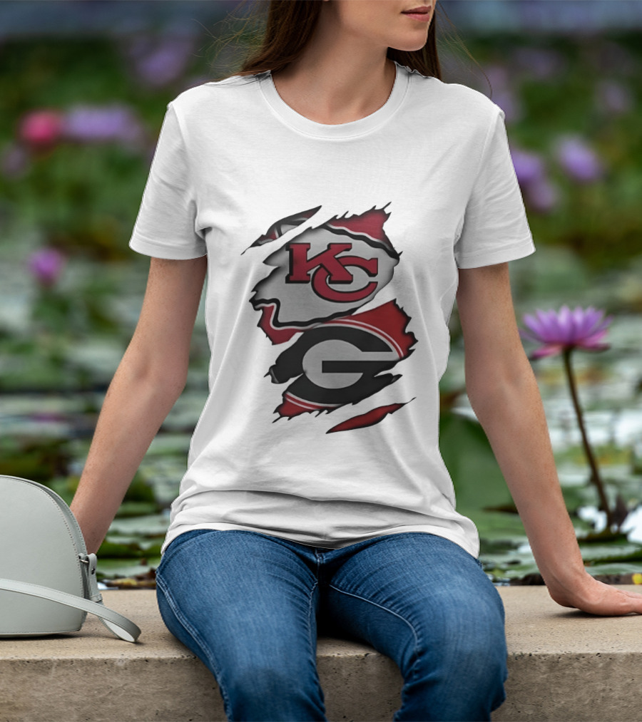 Kansas City Chiefs KC And Georgia Bulldogs G Torn Fabric T-Shirt
