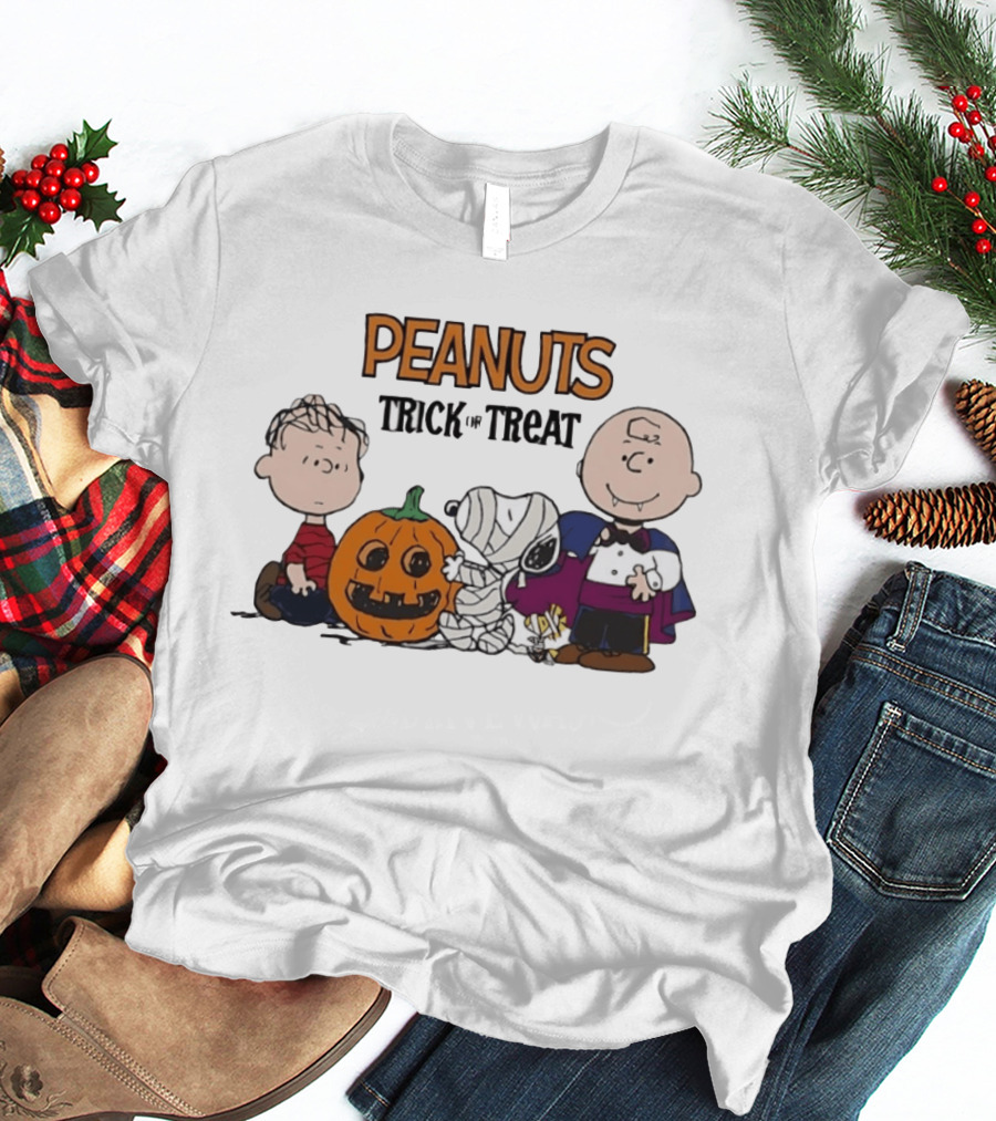 Peanuts Trick Or Treat Halloween Characters Linus Charlie Brown Snoopy Pumpkin T-Shirt