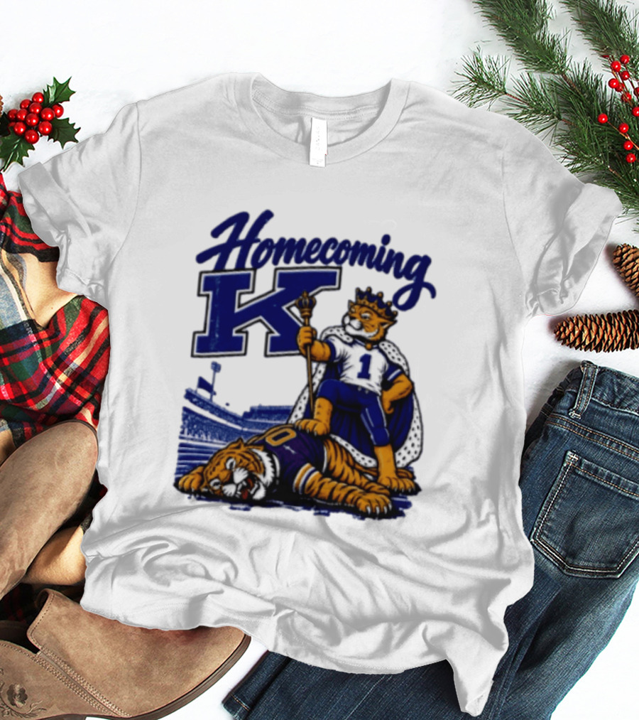 Homecoming K Wildcat King Stands Over Defeated Tiger Stadium Scene T-Shirt