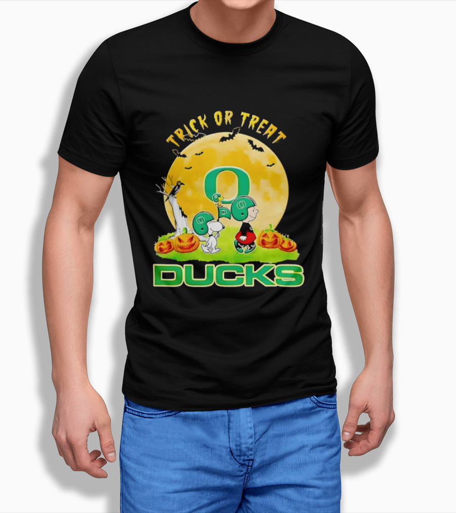 Oregon Ducks Charlie Brown Snoopy Halloween Trick Or Treat T-Shirt