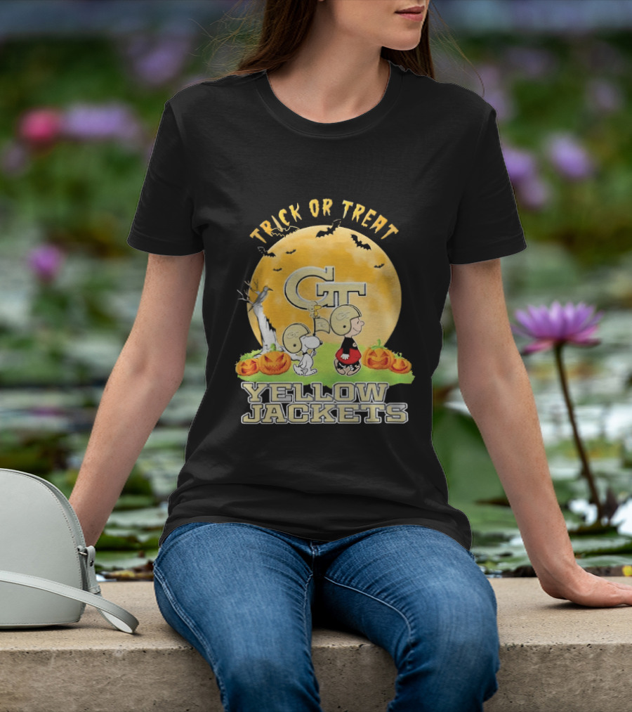 Georgia Tech Yellow Jackets X Charlie Brown And Snoopy Trick Or Treat Halloween T-Shirt