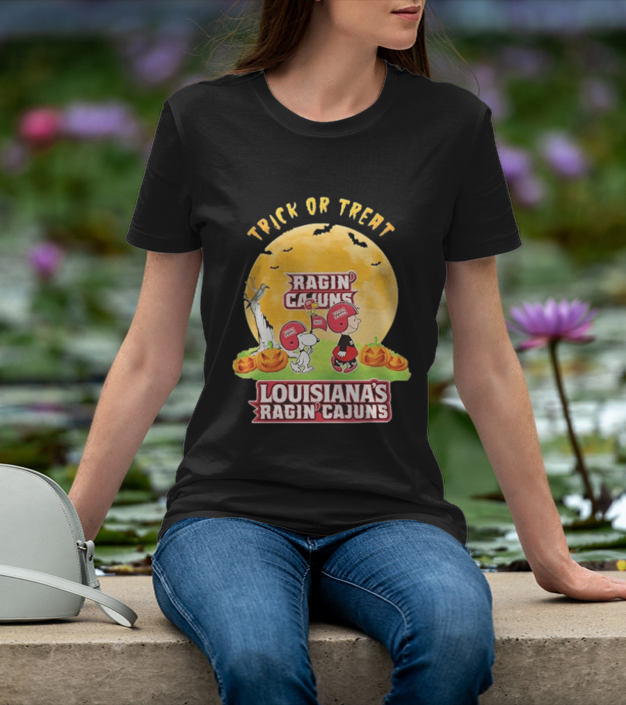 Louisiana Ragin Cajuns X Charlie Brown And Snoopy Trick Or Treat Halloween T-Shirt