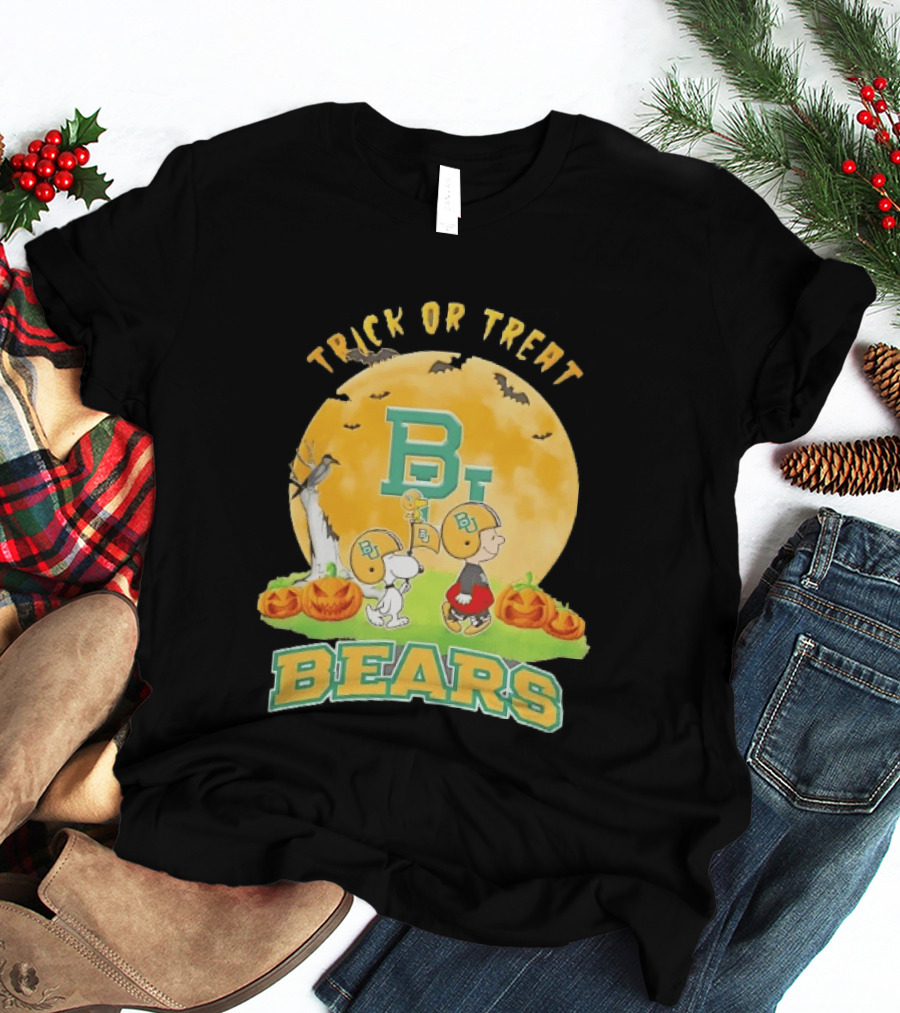 Charlie Brown Snoopy Woodstock Baylor Bears Trick Or Treat Halloween Moon T-Shirt