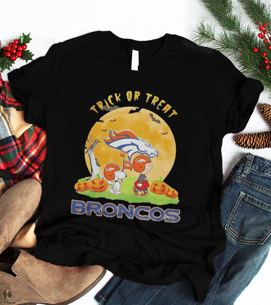 Trick Or Treat Charlie Brown Snoopy Woodstock Denver Broncos Halloween Moon T-Shirt