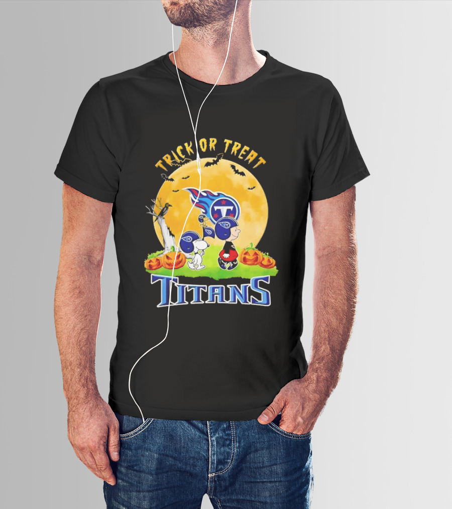 Charlie Brown Snoopy Woodstock Tennessee Titans Halloween Trick Or Treat Moon T-Shirt