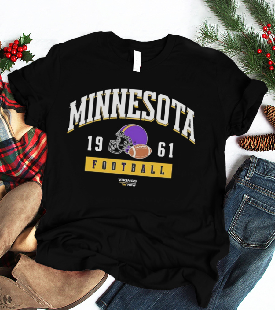 Minnesota Vikings Football 1961 Helmet T-Shirt