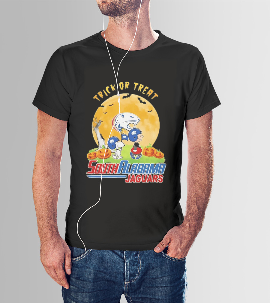 South Alabama Jaguars Snoopy Charlie Brown Woodstock Trick Or Treat Halloween Moon T-Shirt