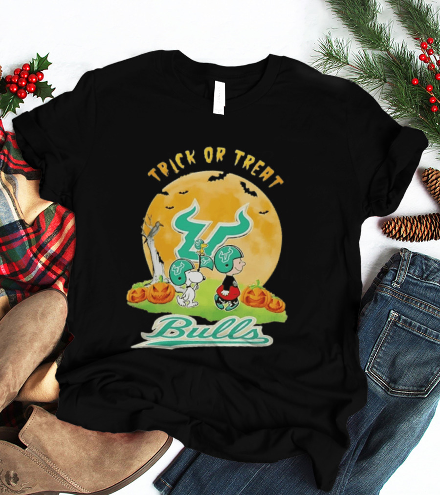 Trick Or Treat South Florida Bulls Snoopy Charlie Brown Woodstock Halloween Moon T-Shirt