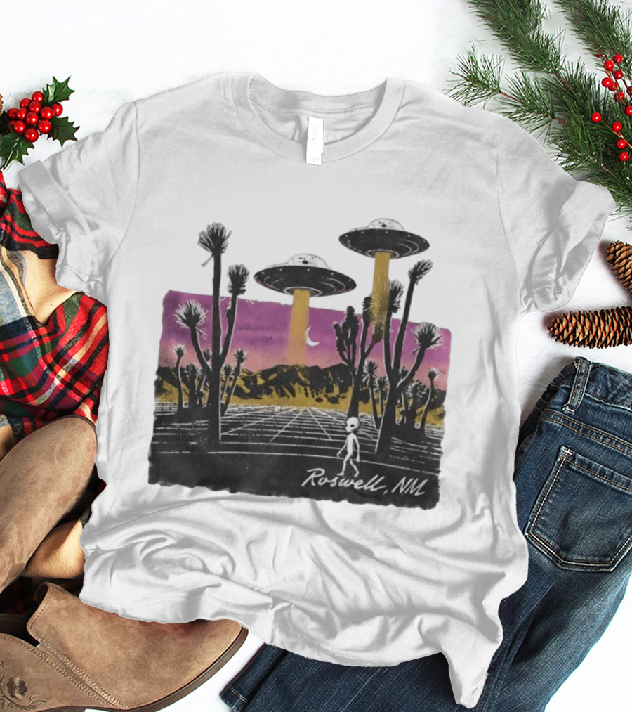 Roswell NM Alien UFO Desert Landscape Extraterrestrial Joshua Trees Moon T-Shirt