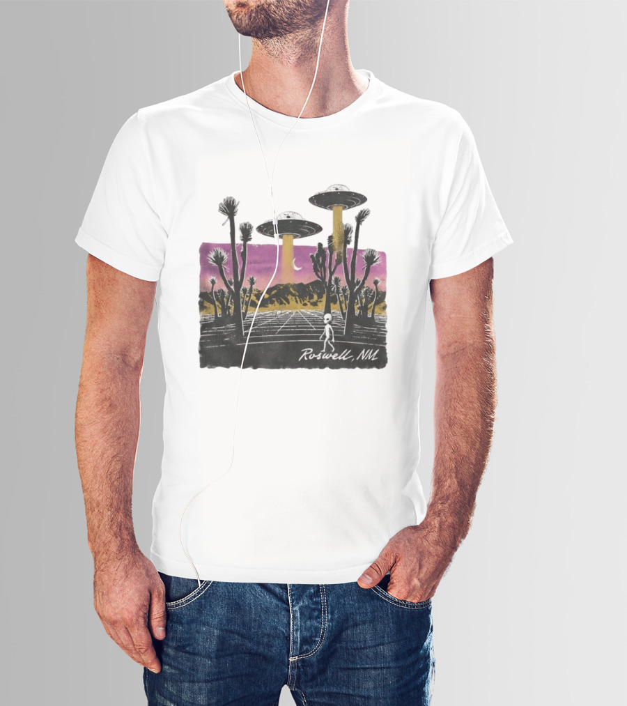 Roswell NM Alien UFO Desert Landscape Extraterrestrial Joshua Trees Moon T-Shirt