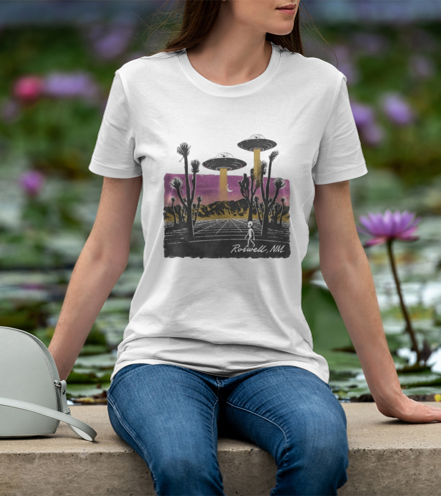 Roswell NM Alien UFO Desert Landscape Extraterrestrial Joshua Trees Moon T-Shirt