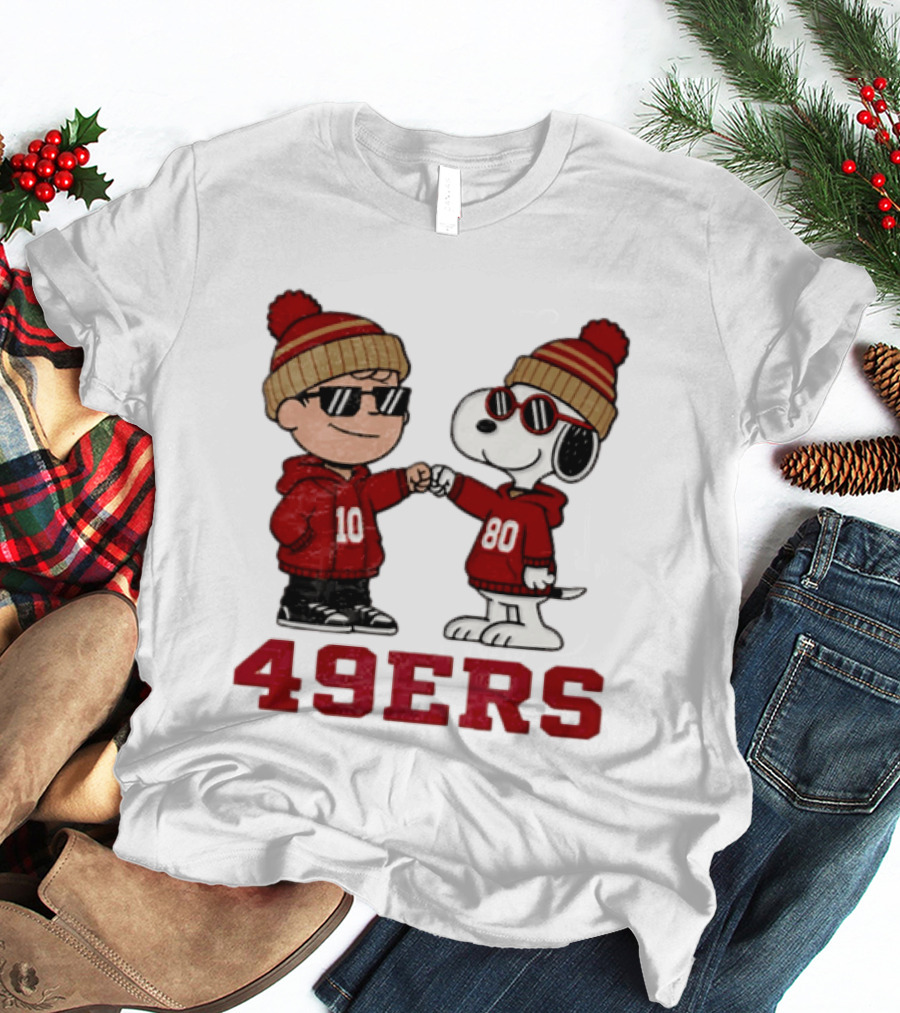 San Francisco 49ers Charlie Brown Snoopy 49ERS Fist Bump Beanies T-Shirt