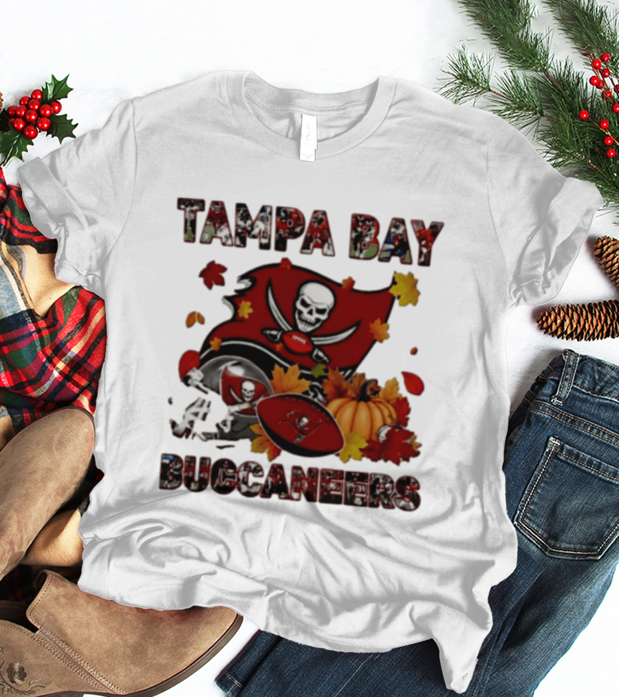 Tampa Bay Buccaneers Autumn 2026 Skull And Crossed Swords Football Pumpkin Decor T-Shirt