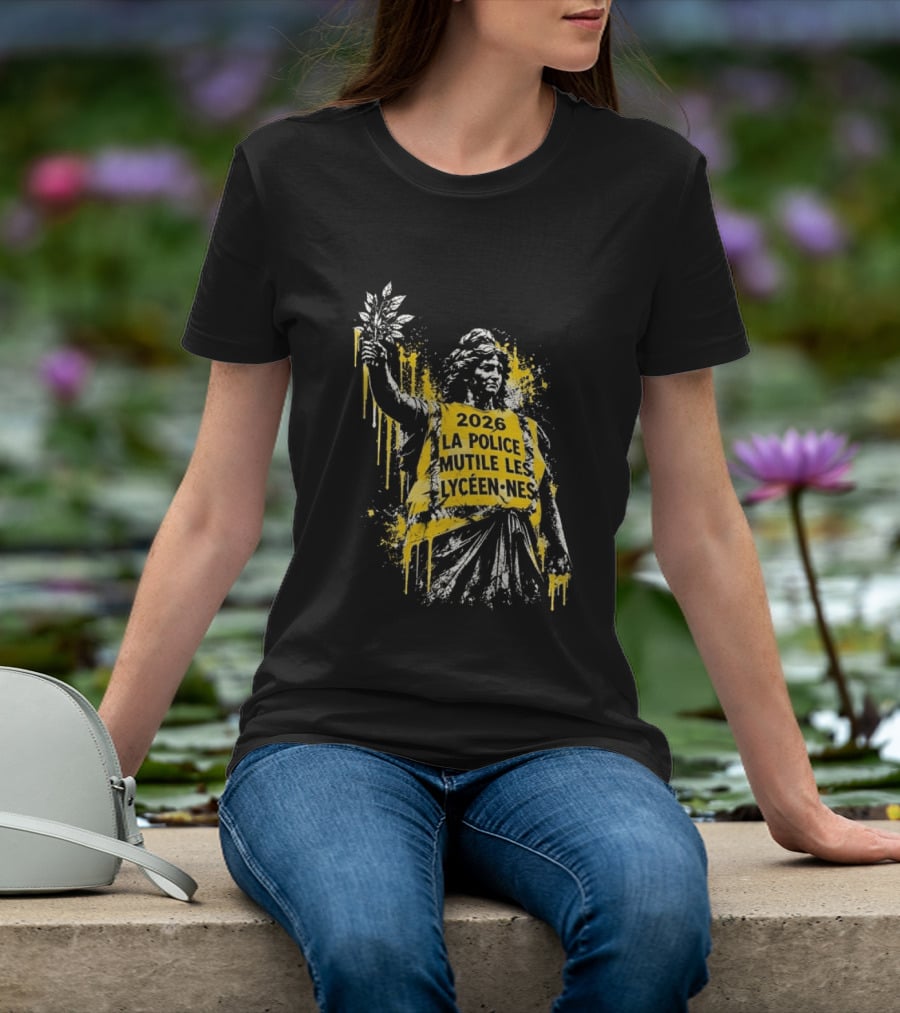 2026 La Police Mutile Les Lycéennes Statue Graphic Protest T-Shirt