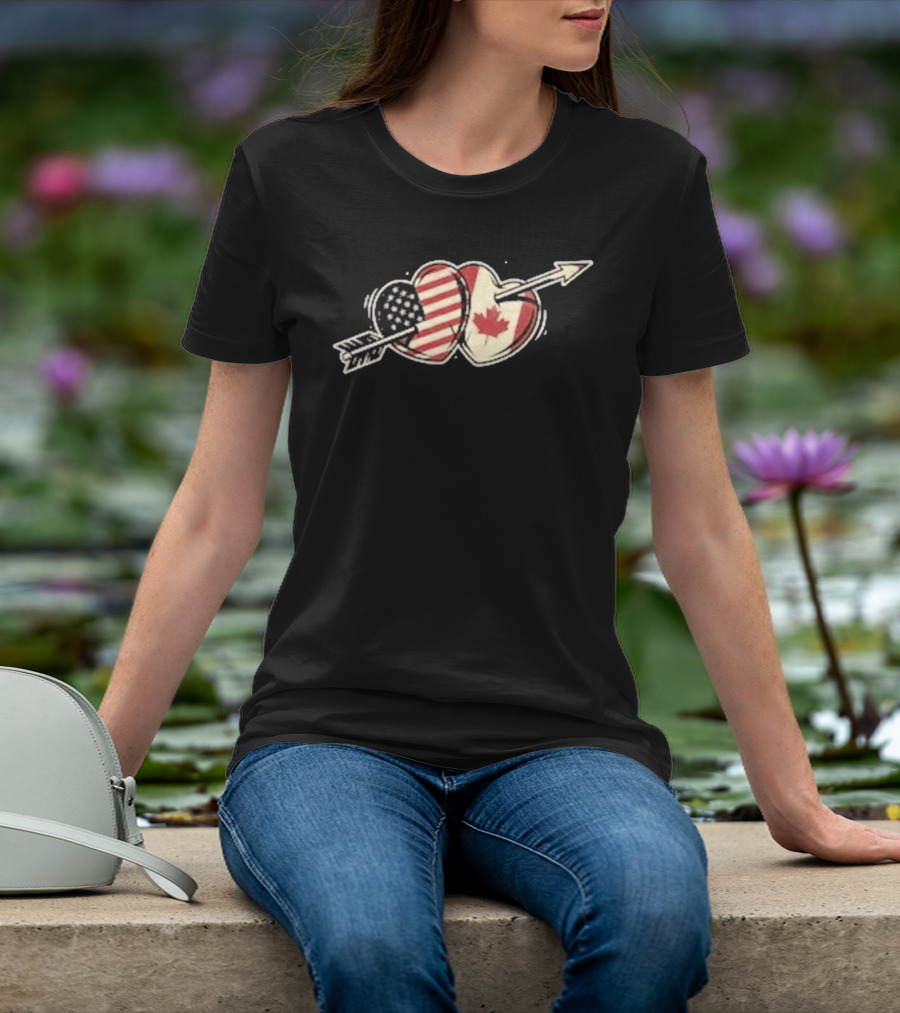 USA Canada Friendship Heart Flag American Canadian Maple Leaf Arrow T-Shirt