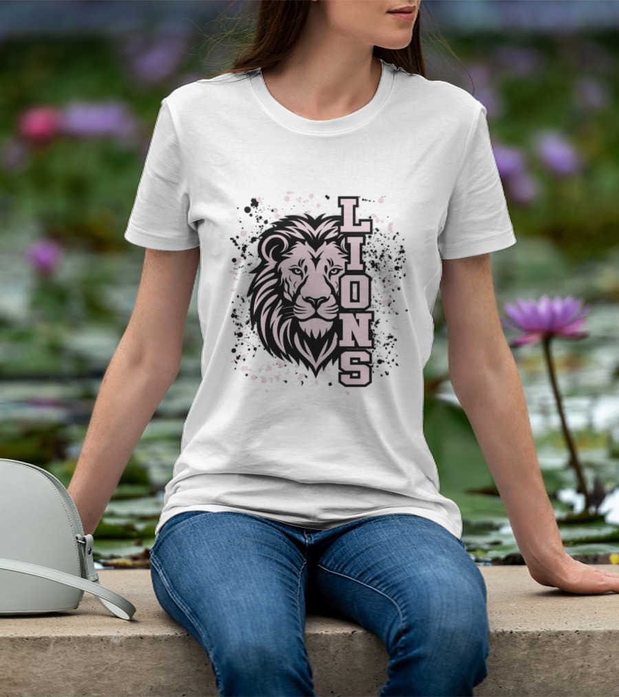Lion Paint Splatter Lions Head Sports Team T-Shirt