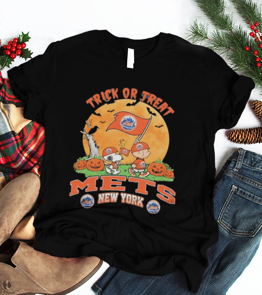 New York Mets Peanuts Trick Or Treat Halloween Snoopy Charlie Brown Pumpkin T-Shirt