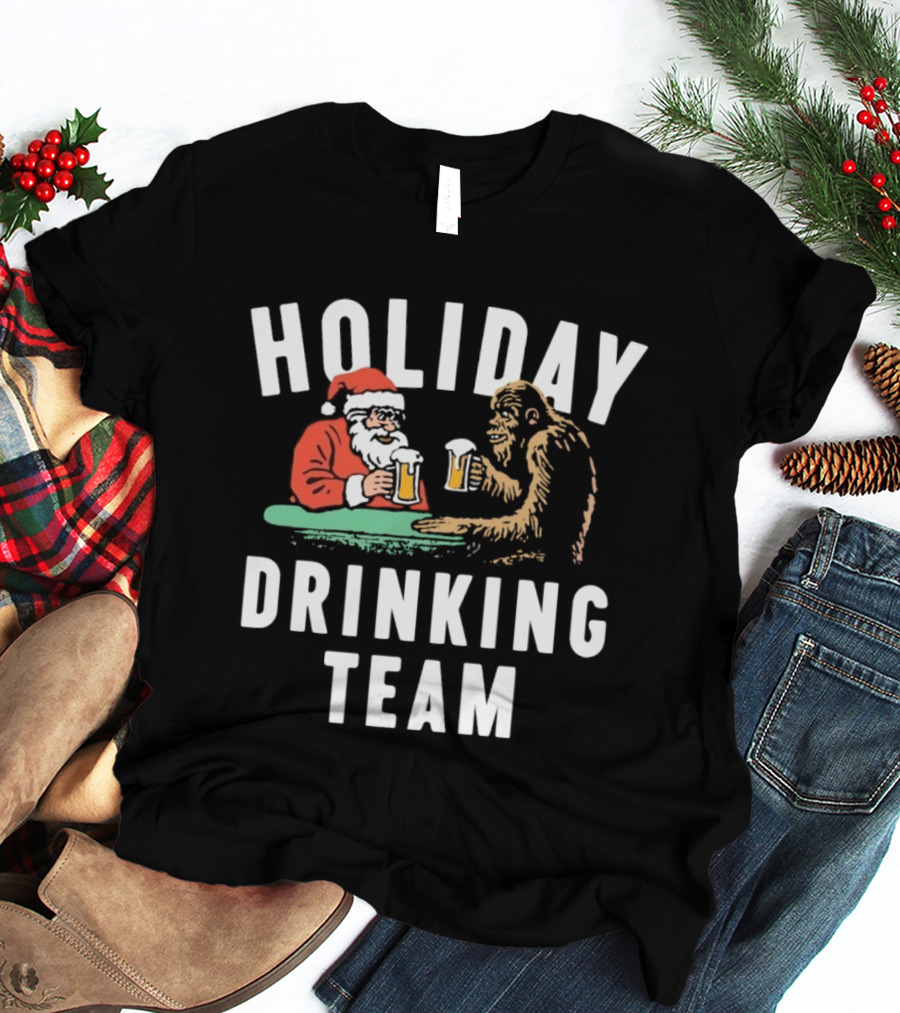 Holiday Drinking Team Santa And Bigfoot Cheers T-Shirt