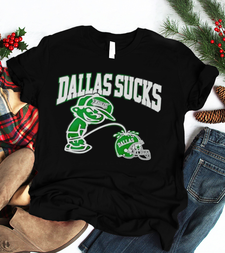 Dallas Sucks Philadelphia Eagles Rivalry Helmet Cartoon T-Shirt