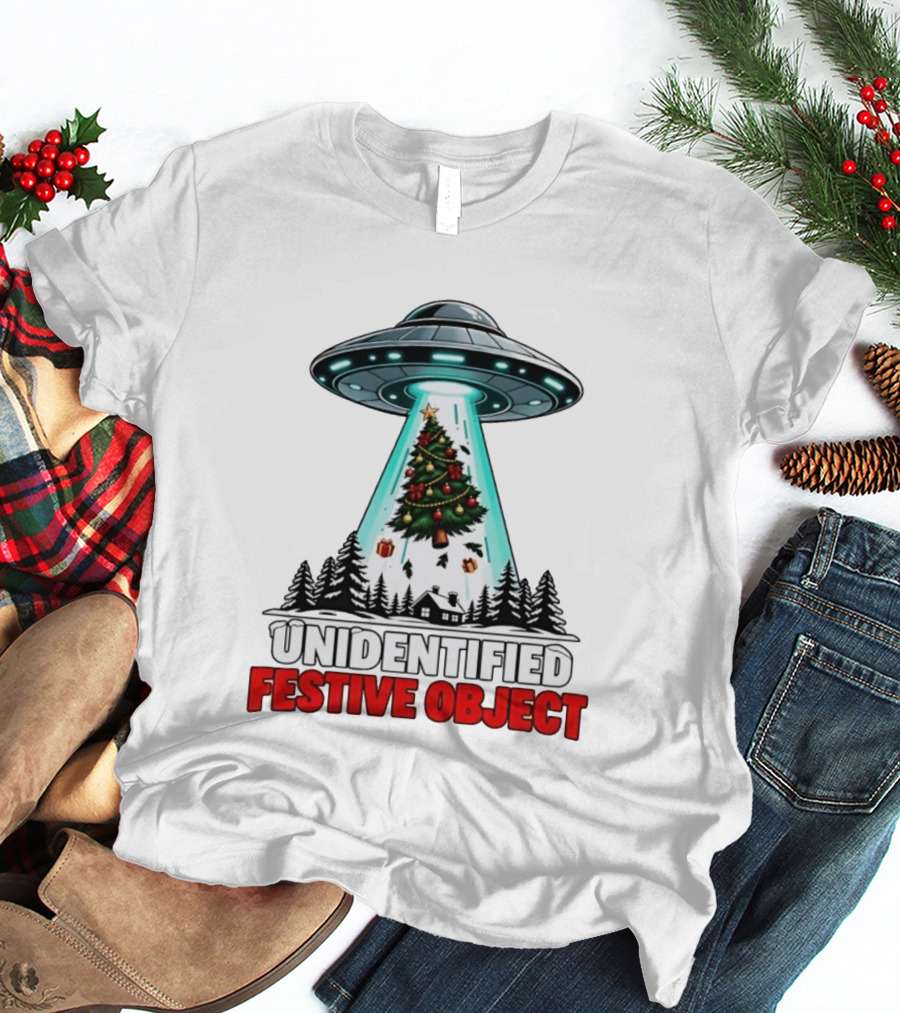 UFO Beaming Up Christmas Tree Unidentified Festive Object T-Shirt