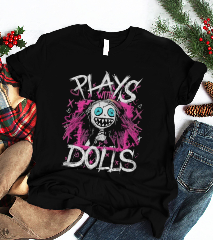 Plays With Creepy Dolls Button Eyes Hearts Halloween T-Shirt
