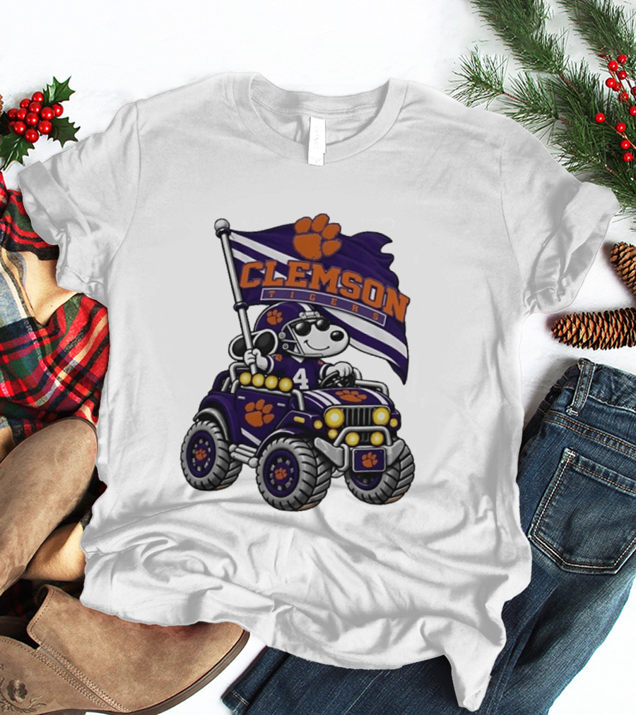 Clemson Tigers Snoopy Jeep Flag Football Adventure T-Shirt