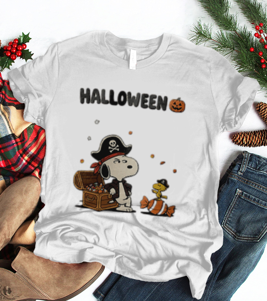 Snoopy Woodstock Halloween Pirates Treasure Chest Pumpkin T-Shirt
