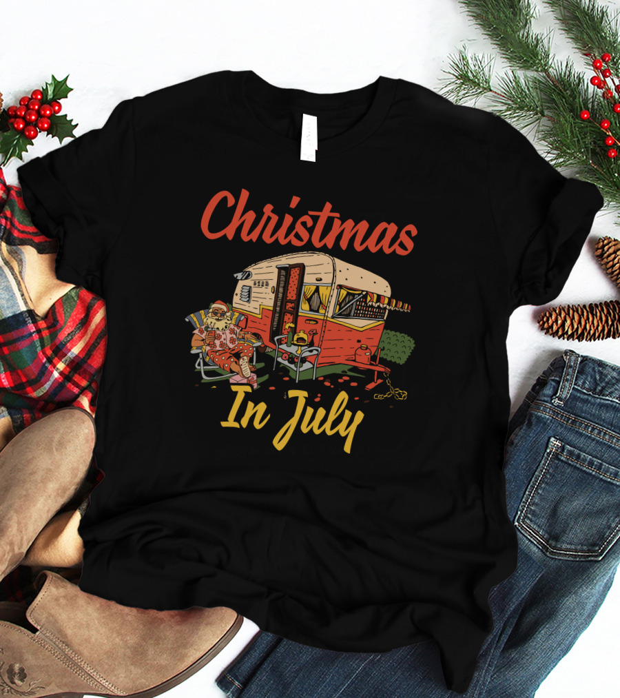 Christmas In July Festival Camping Fun With Santa In Caravan T-Shirt