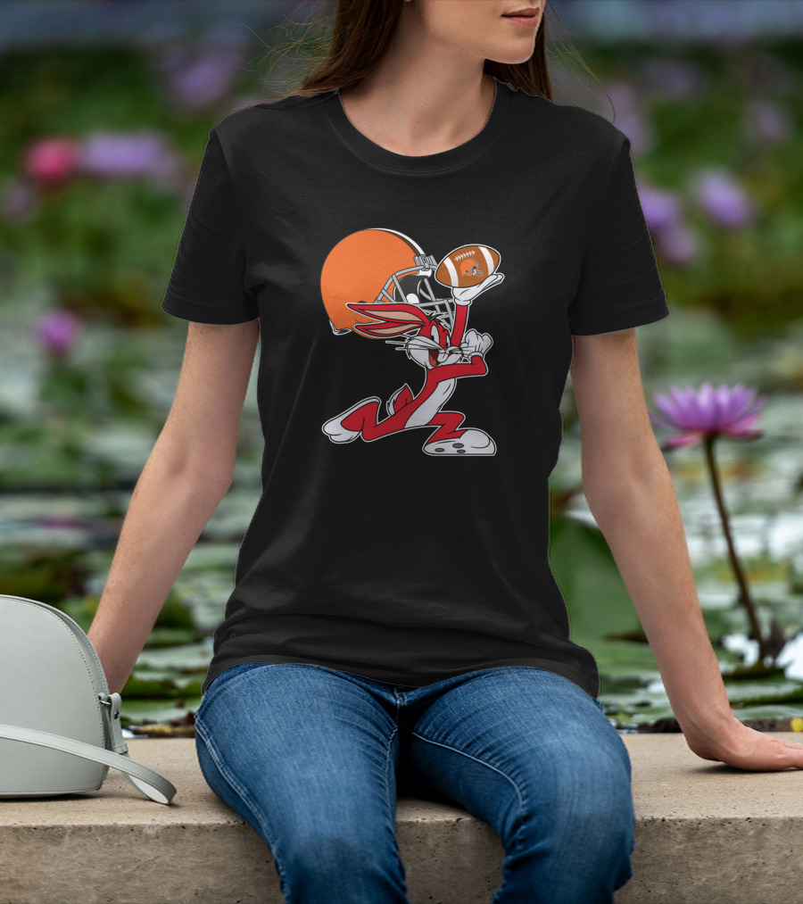 Cleveland Browns Bugs Bunny Football Chiefs T-Shirt