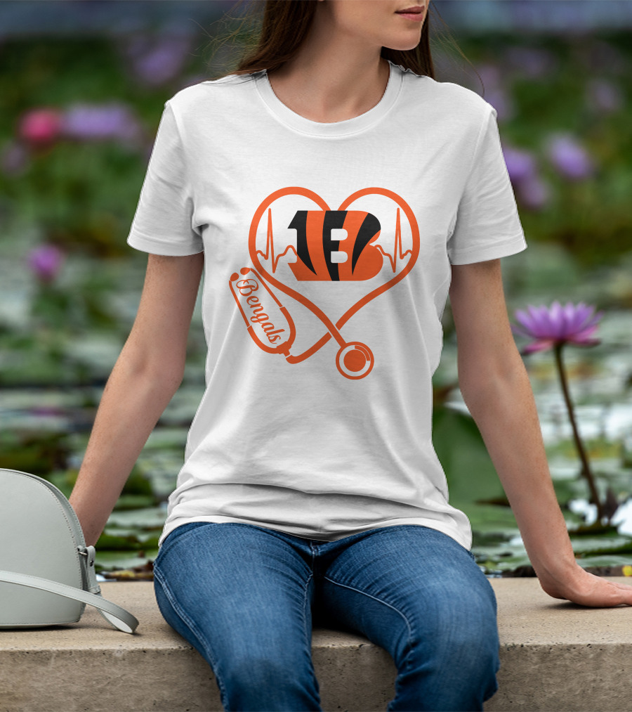 Nurse Heart Cincinnati Bengals Stethoscope Love 13 T-Shirt