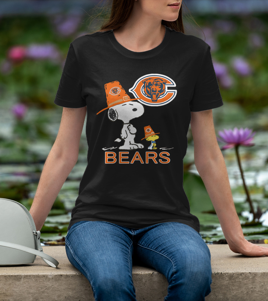 Chicago Bears Snoopy Thanksgiving Pilgrim Hat Peanuts T-Shirt
