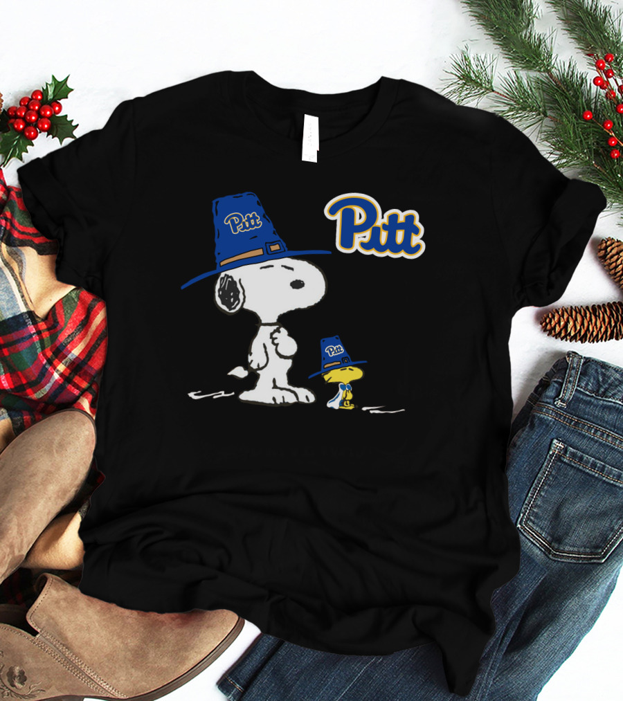 Pitt Panthers Snoopy And Woodstock In Pilgrim Hats T-Shirt
