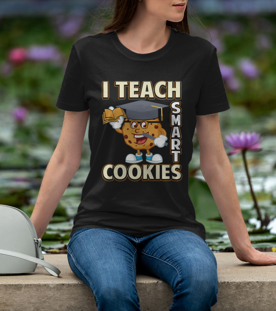 I Teach Smart Cookies Graduation Cap Book Teacher T-Shirt