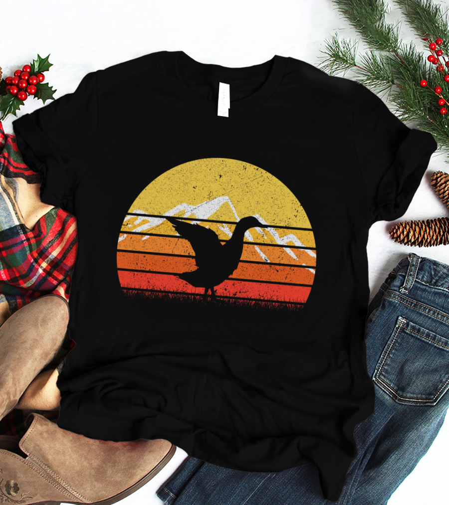 Retro Vintage Duck Silhouette With Sunset And Mountain Stripes T-Shirt