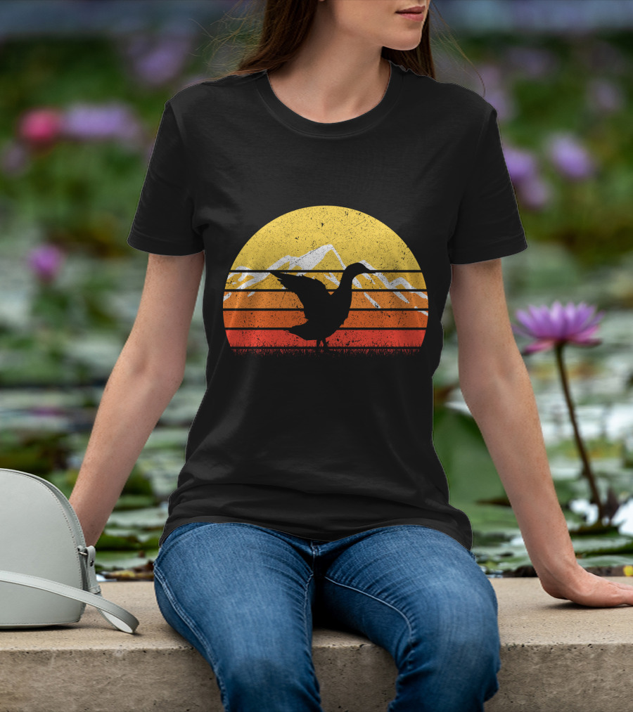 Retro Vintage Duck Silhouette With Sunset And Mountain Stripes T-Shirt