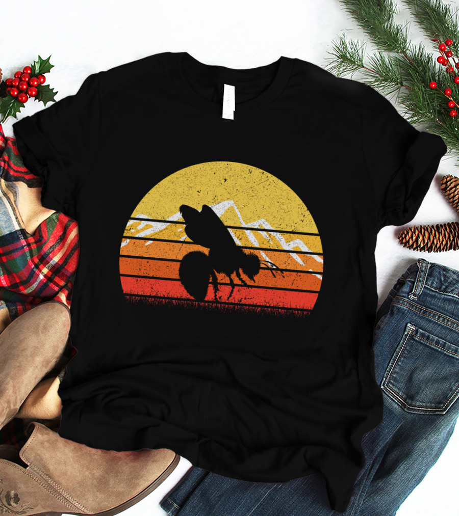 Retro Vintage Bee Sunburst With Mountain T-Shirt