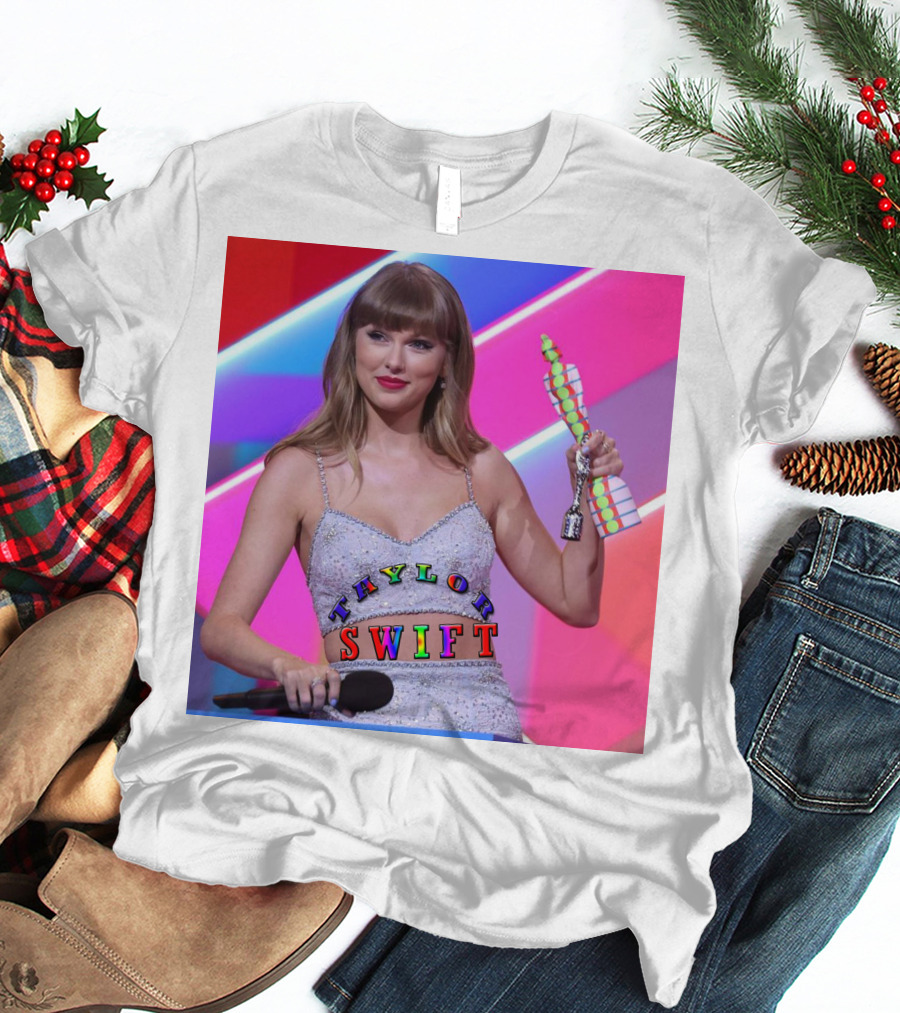 TAYLOR SWIFT BRIT AWARDS WINNING MOMENT T-Shirt
