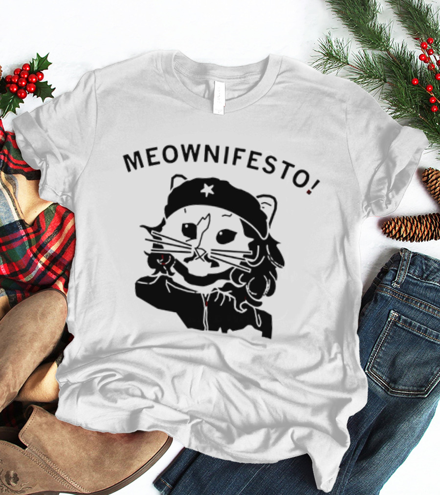 Meownifesto Cat Wearing Revolutionary Style Beret With Star T-Shirt