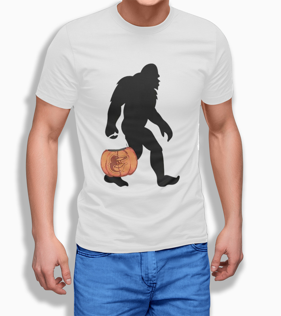 Baltimore Orioles Bigfoot Carrying Pumpkin Halloween T-Shirt