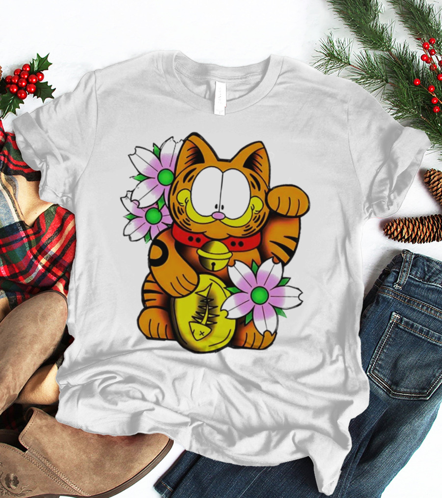 Garfield Maneki Neko With Fish Coin And Flowers T-Shirt