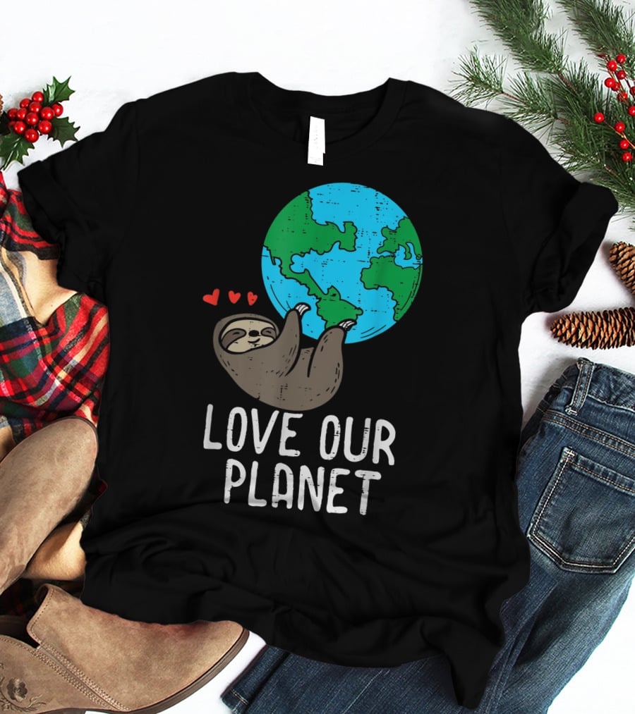 Love Our Planet Sloth Hanging Earth Day Cute Men Hearts Earth T-Shirt