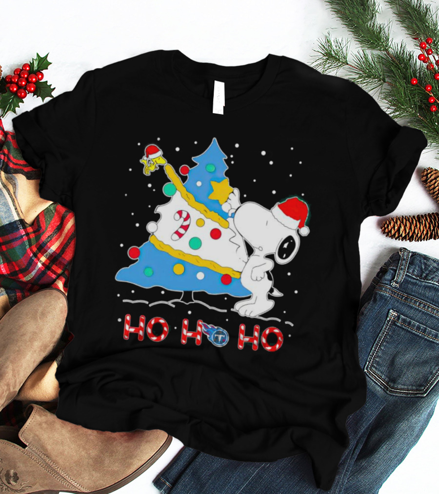 Snoopy And Woodstock Decorating Christmas Tree Tennessee Titans Ho Ho Ho T-Shirt