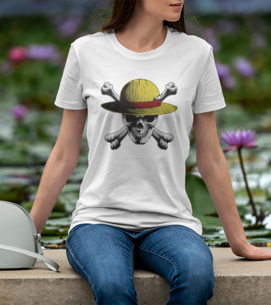 Straw Hat Jolly Roger Pirate Skull And Crossbones T-Shirt