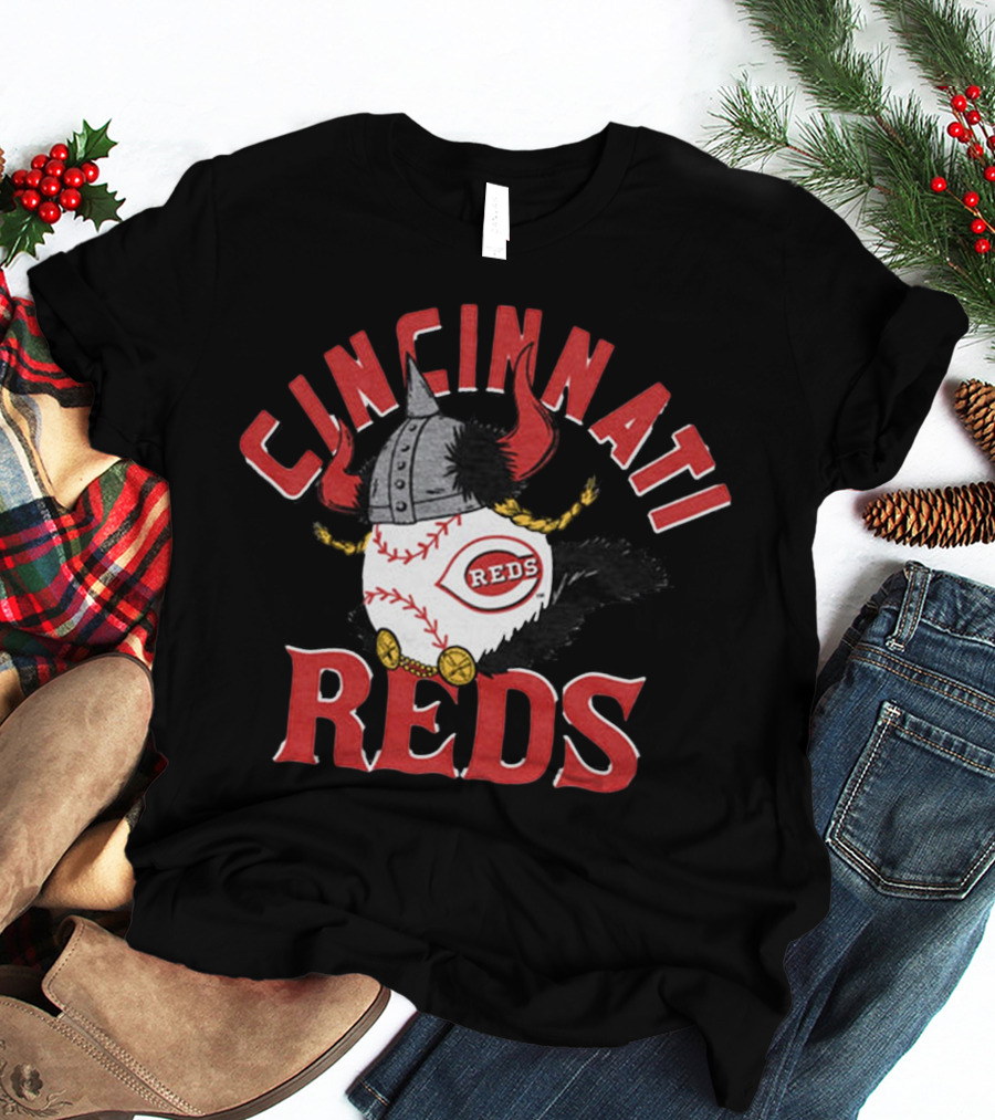 Cincinnati Reds Viking Baseball Helmet And Horns T-Shirt