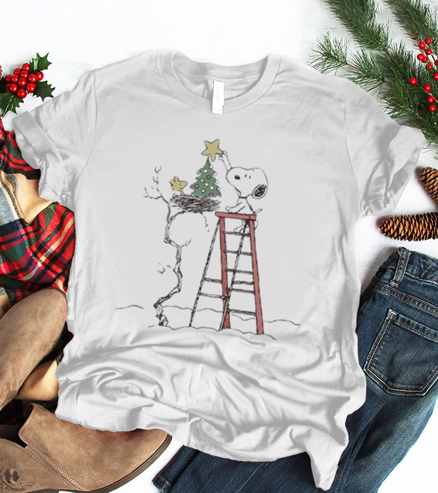 Snoopy Christmas Tree Topper Peanuts Holiday Scene T-Shirt
