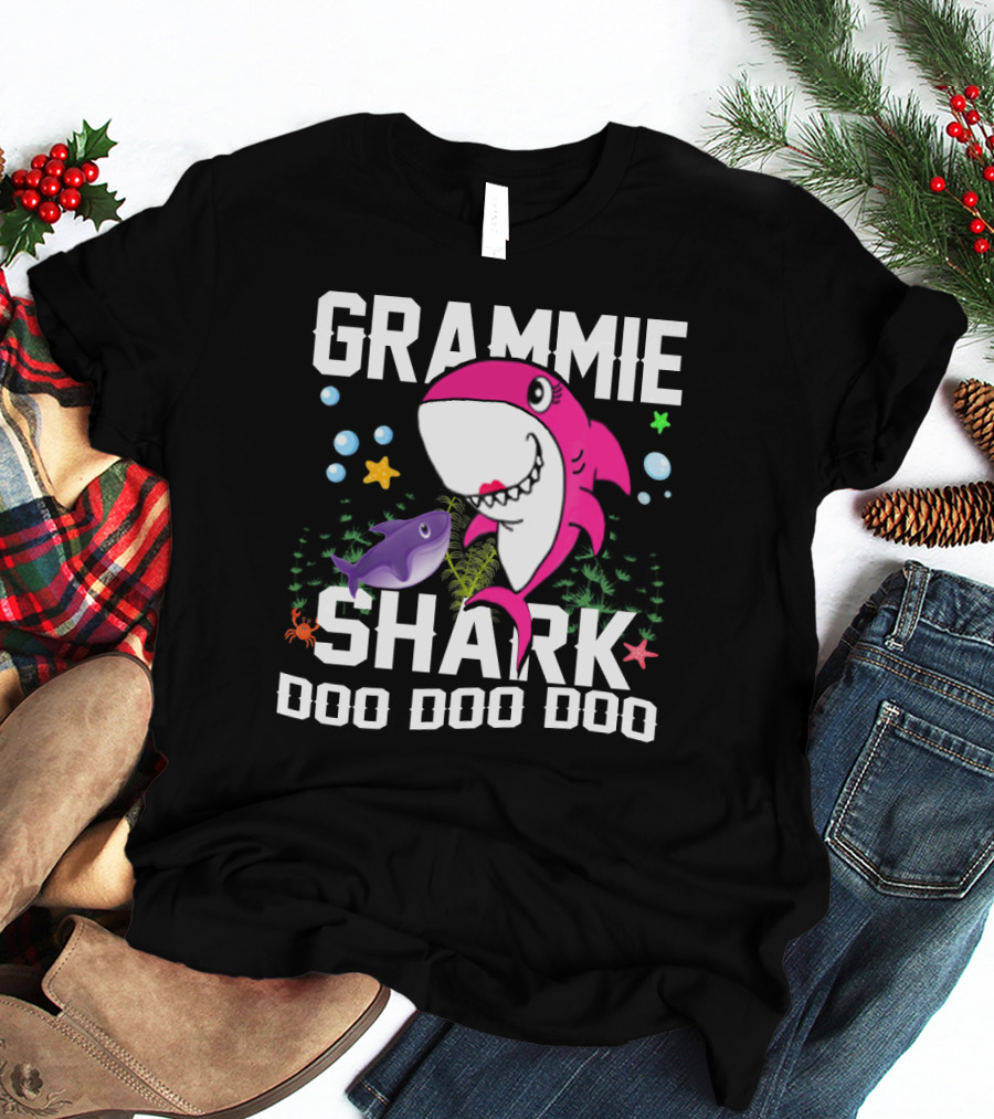 Grammie Shark Doo Doo Doo Mother Gramma Halloween Christmas T-Shirt