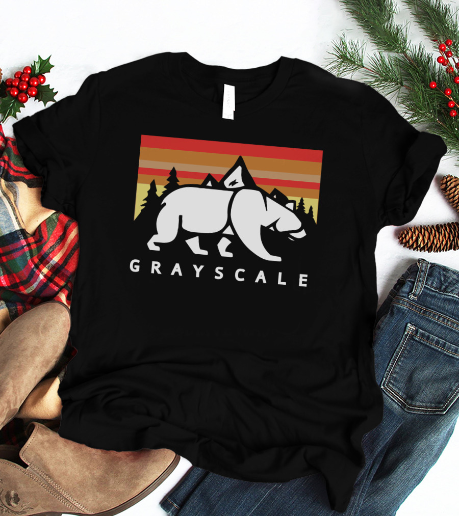 GRAYSCALE Bear And Mountains Retro Sunset T-Shirt