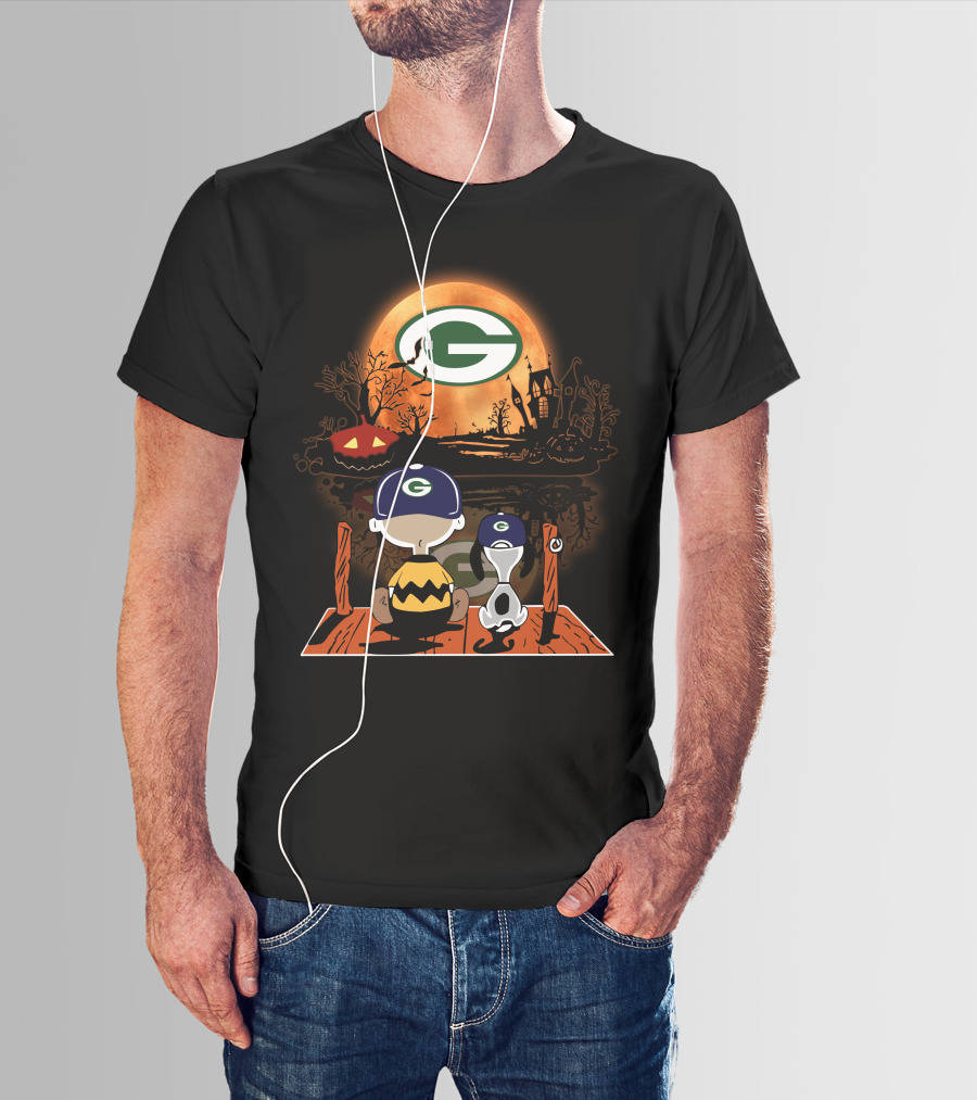 Charlie Brown And Snoopy Halloween Scene With Green Bay Packers T-Shirt